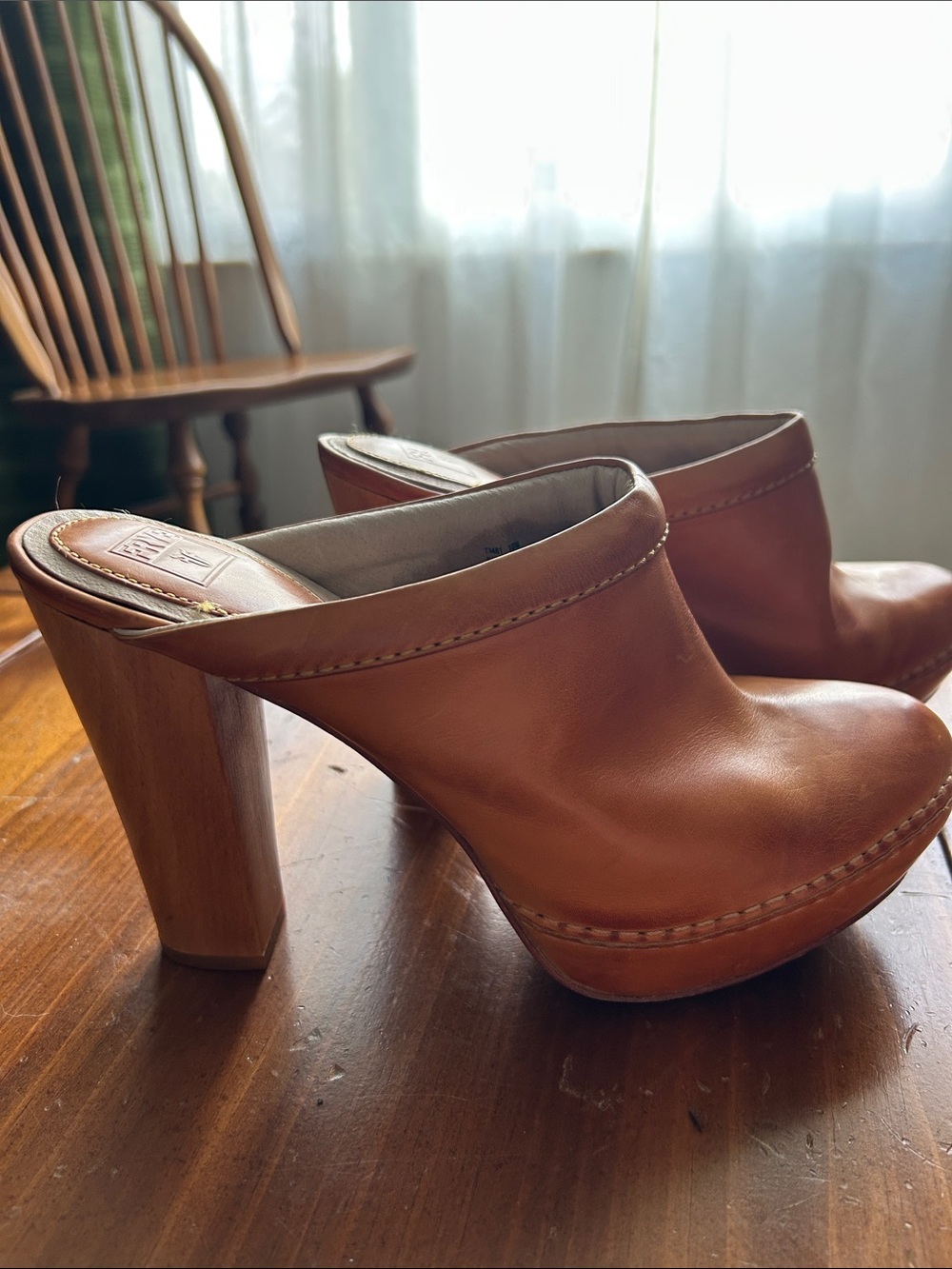 Frye Size 10M Saddle Tan Leather Clog Mules Heels